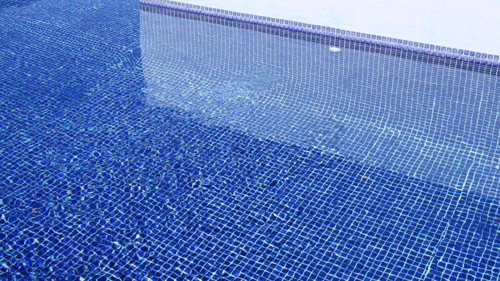 What Type of Pool Tile is the Best for Swimming Pools?